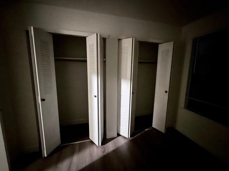 Building Photo - 127 Irving Pl