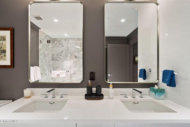 Building Photo - 19 Washington St