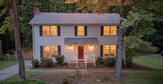 Building Photo - Spacious 4 bedroom 2.5 bathroom home in popular Woodridge NW Greensboro!