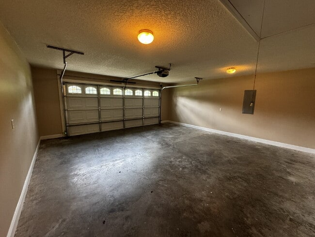 Building Photo - Home for Rent