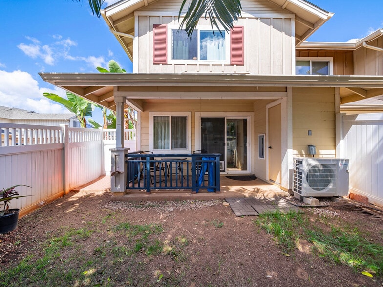 Building Photo - 1020 Kakala St