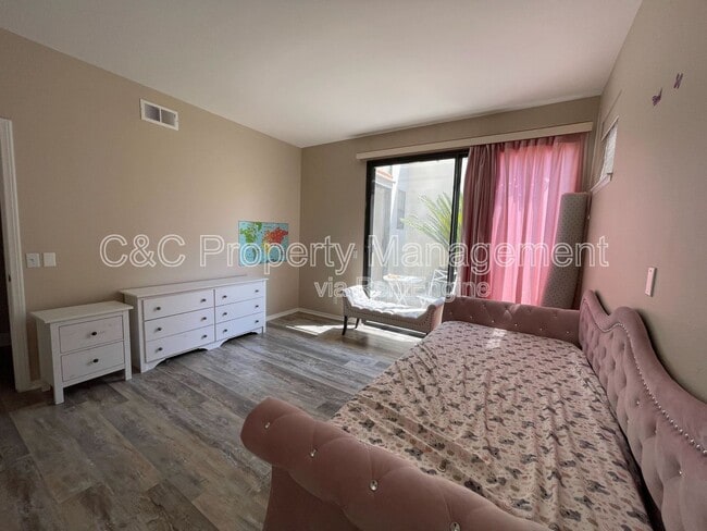 Building Photo - 17562 Bocage Point