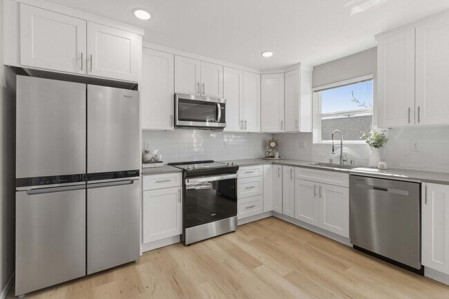 Building Photo - 3Bd/3Ba Seattle Home