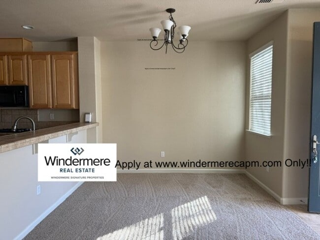 Building Photo - Gorgeous Turn Key Corner Condo In The Heart Of Natomas!