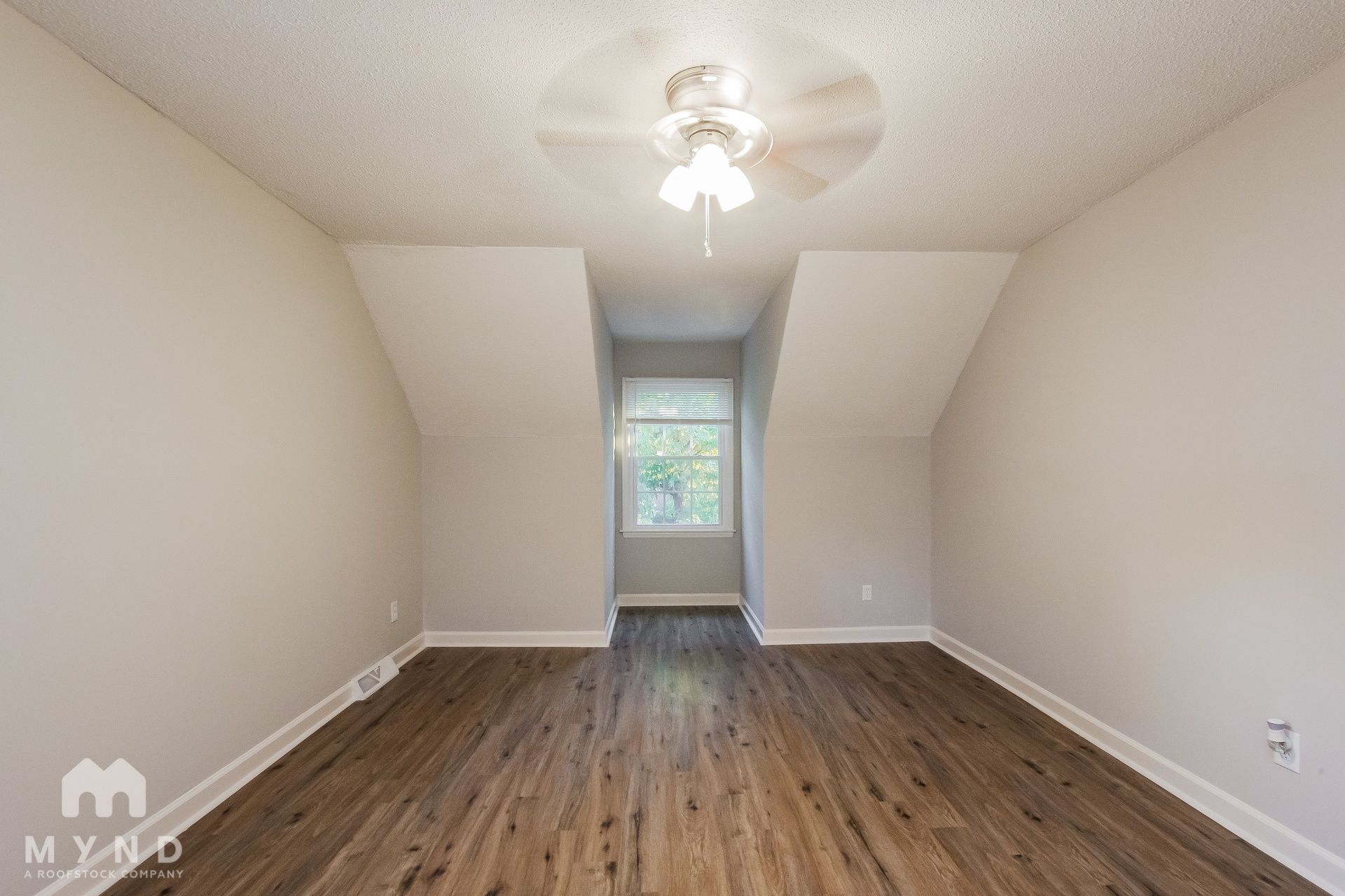 Building Photo - 7904 Red Lantern Rd
