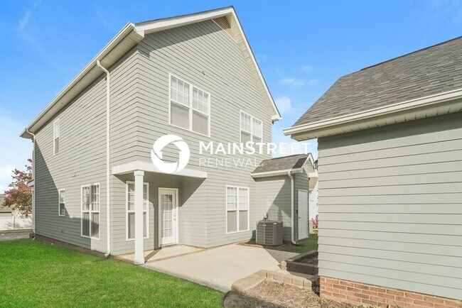 Building Photo - 3 Bedroom Pet-Friendly Home in MOORESVILLE, NC with Main Street Renewal