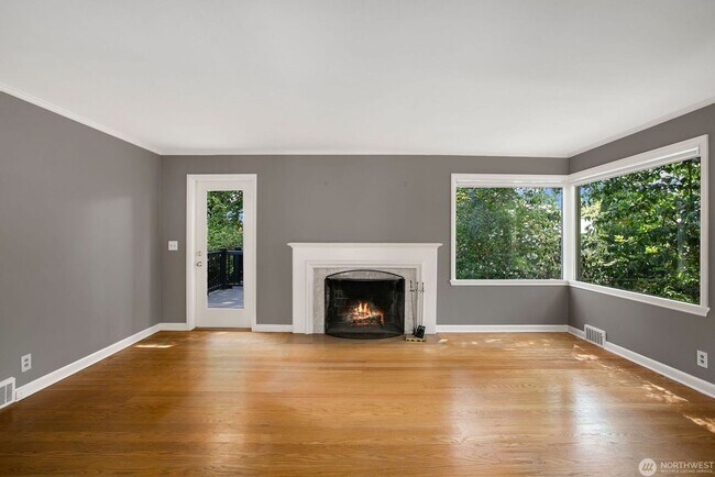 Building Photo - 4021 NE 60th St