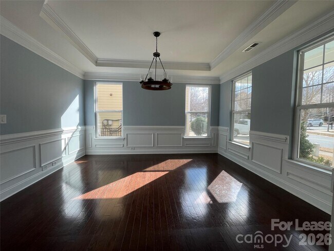 Building Photo - 3002 Fallondale Rd
