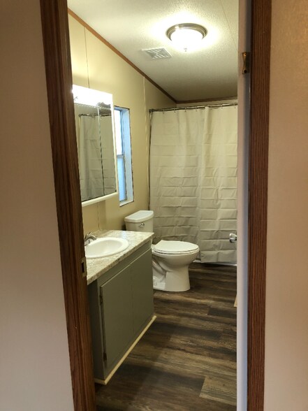 Building Photo - 3219 E Peachtree Ave