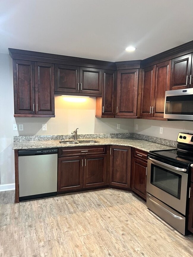 Building Photo - Duplex Apartment For Rent in Denver NC