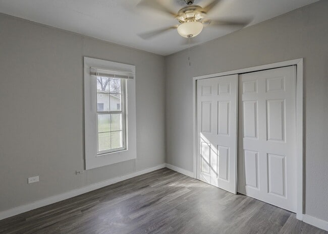 Building Photo - Dream Rental located minutes from Southtow...