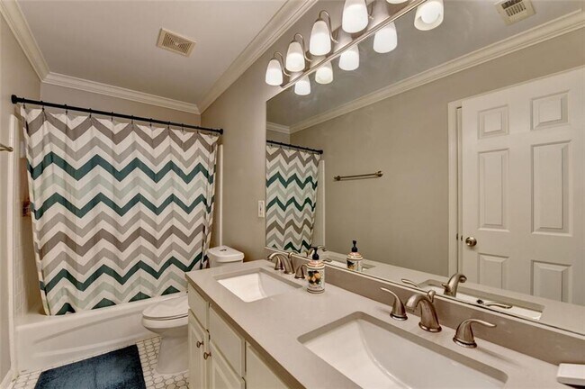 Building Photo - 355 Gaines Oak Way