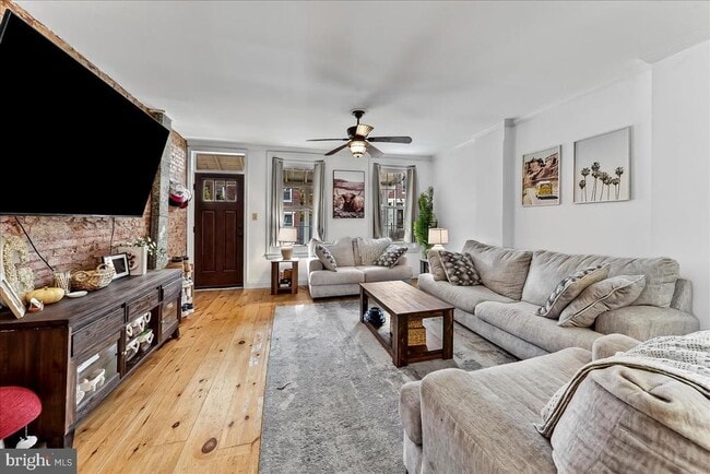 Primary Photo - 131 E Union St