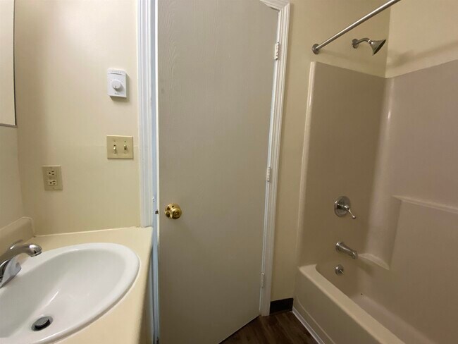 Building Photo - 147 Eastern Ave