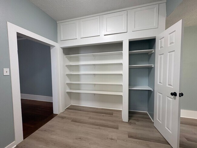 Building Photo - 511 Kirby Pl