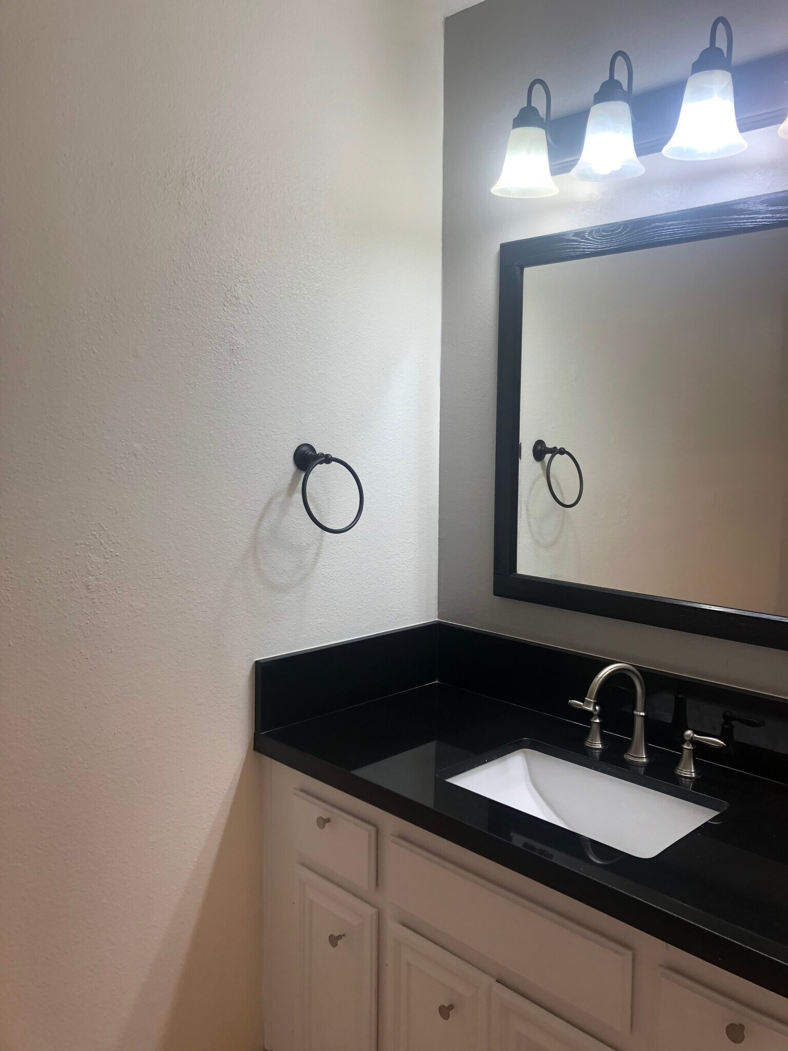 Building Photo - 3078 Broadway