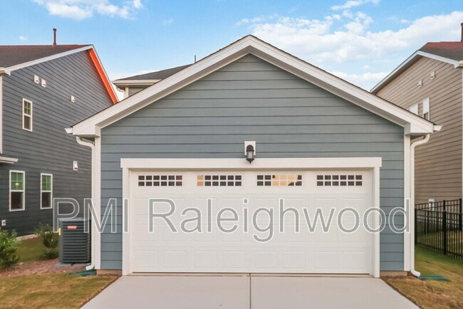 Building Photo - 304 Canyon Spring Trl