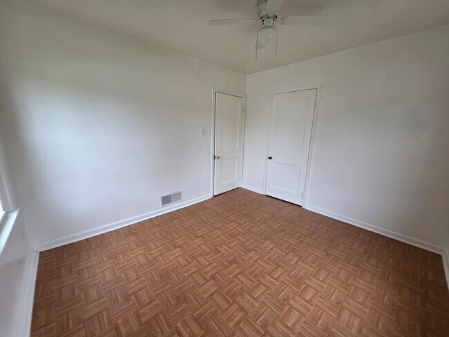 Building Photo - 651 Plater St