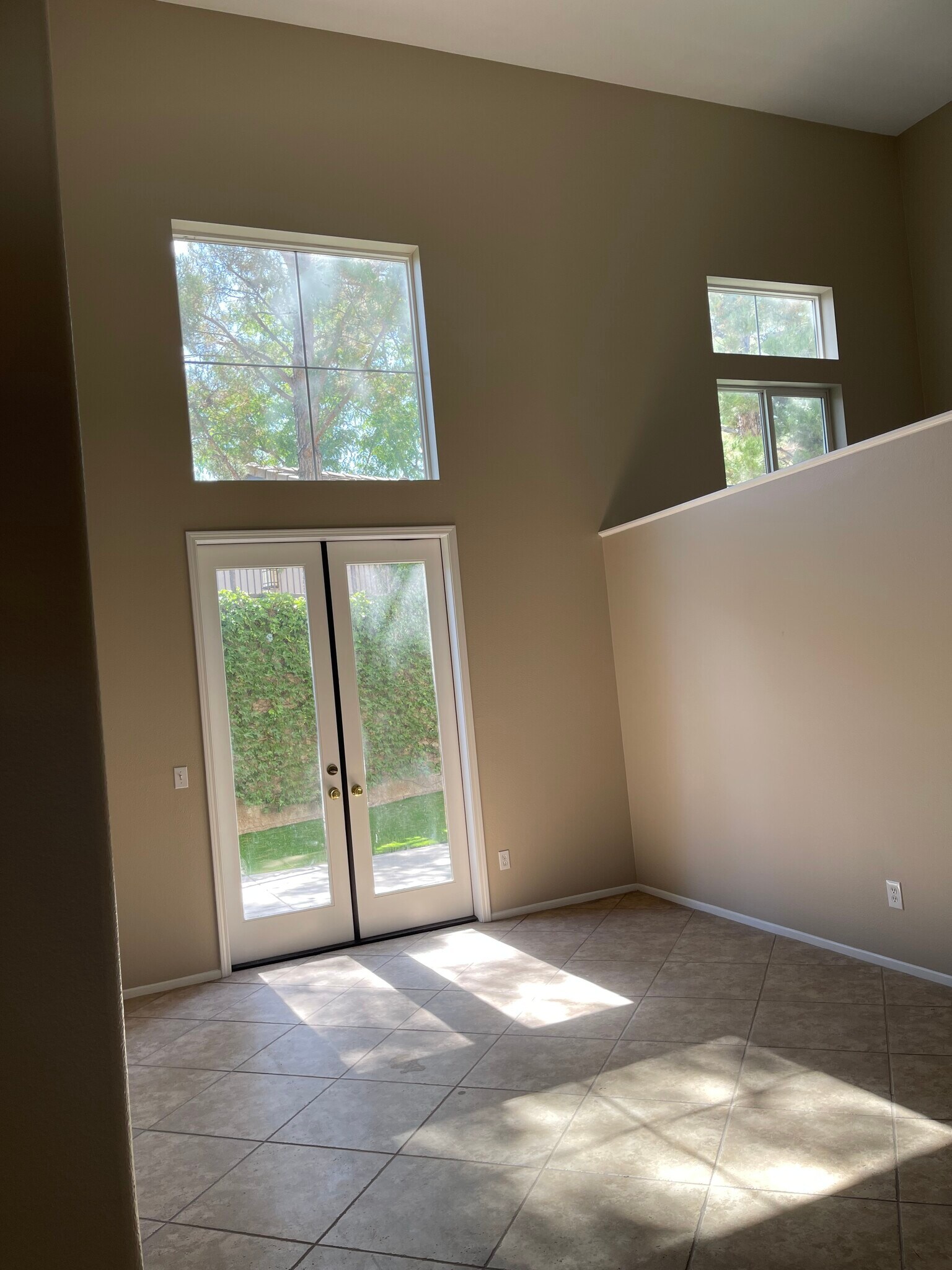 Building Photo - 33690 Willow Haven Ln
