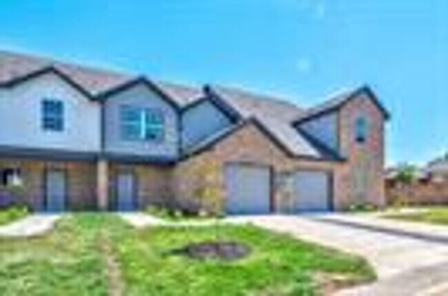 Building Photo - 3258 Wexford Dr
