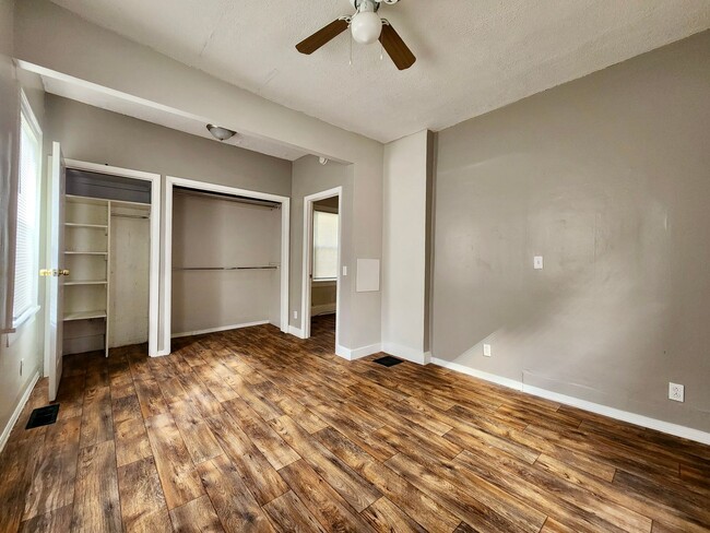 Building Photo - Single Family home | 1 Bed 1 Bath | Off st...