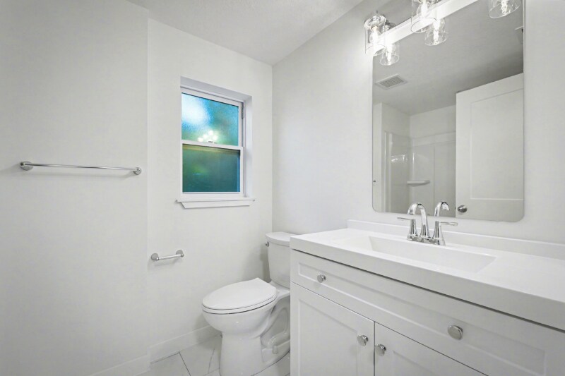 Building Photo - 5827 Ansley St