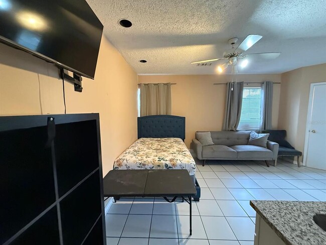 Building Photo - 7326 Lake Floy Cir