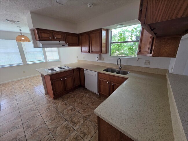 Building Photo - 11726 Plumbrook Dr