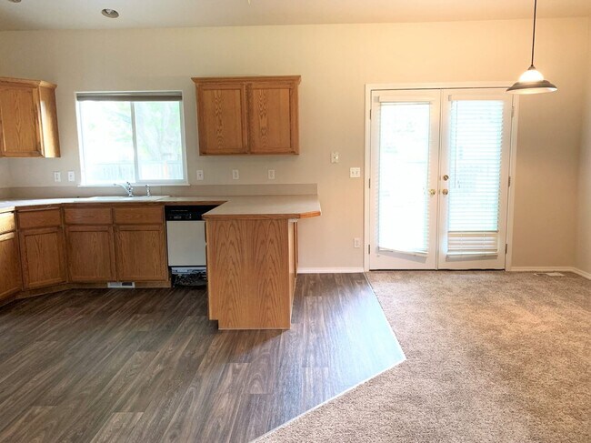 Building Photo - Great 3 bed 2 bath home in downtown Eagle.