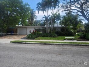 Building Photo - 2600 Acacia Ct
