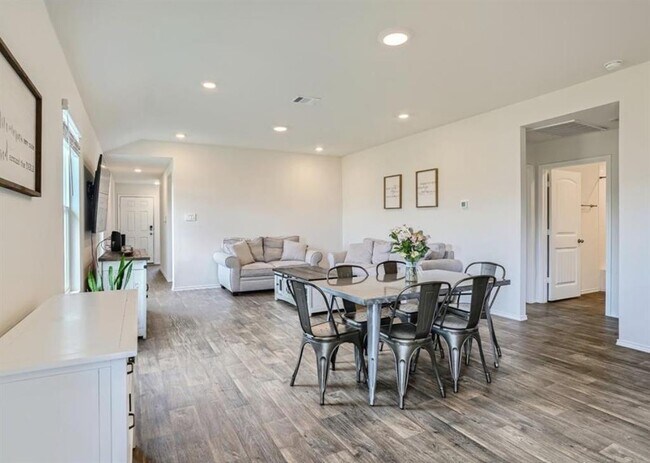 Building Photo - 259 Levi Lndg