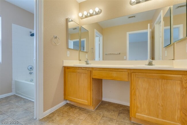 Building Photo - 1401 Sycamore Spring Ct