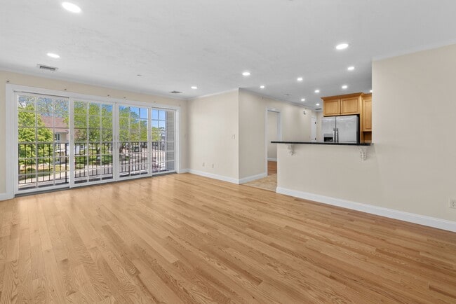 Building Photo - 57 Dedham Ave