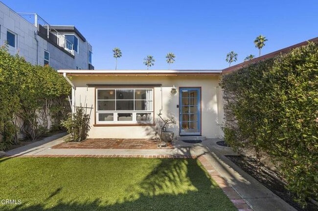 Building Photo - 2749 Pierpont Blvd