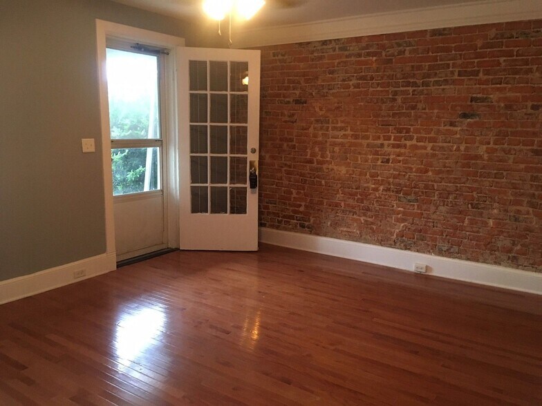 Building Photo - 3010 W Leigh St