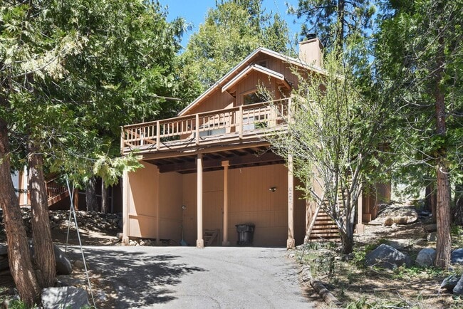 Primary Photo - Cozy Armstrong Tract Long Term Furnished L...