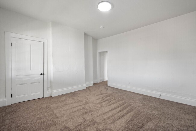 Building Photo - 124 Fitler St