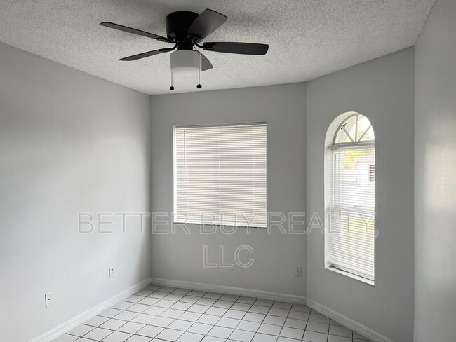 Building Photo - 25 Plain View Drive - Unit B