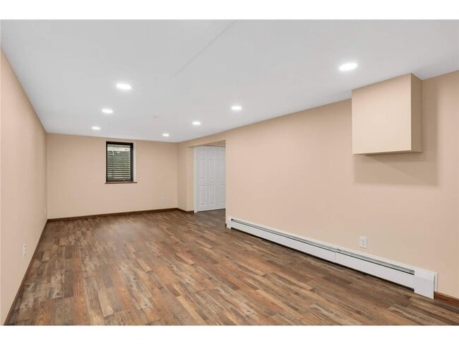 Building Photo - 1334 Hillcrest Dr NE