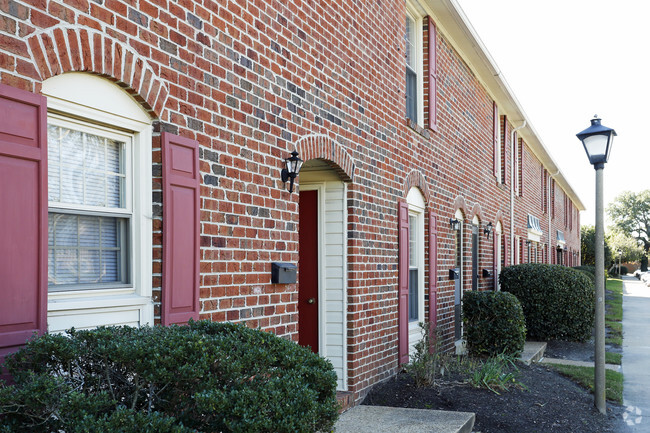 Welcome Home! - John's Creek Apartments