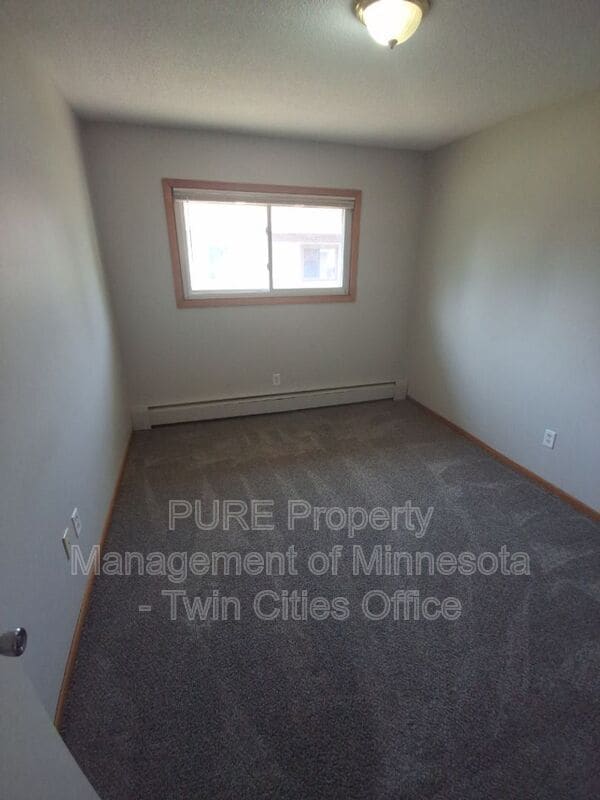 Building Photo - 5848 2nd St NE
