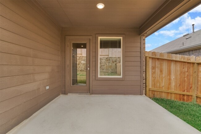 Building Photo - 13868 Rock Island Trl