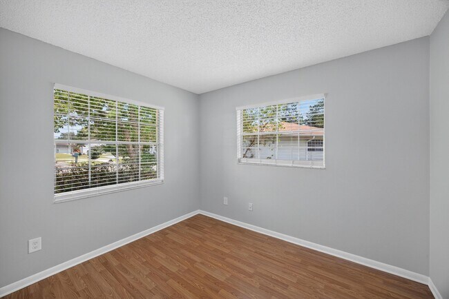 Building Photo - 328 Palos Ct