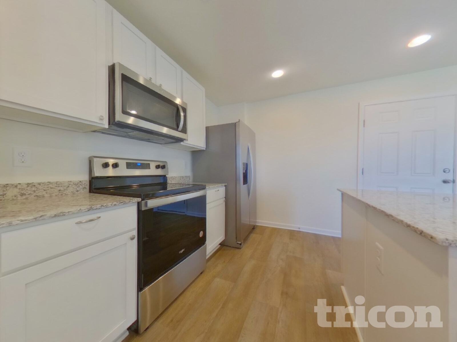 Building Photo - 1080 Crescent Moon Lp