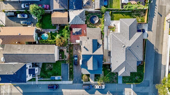 Building Photo - 1041 Stonewall Ln