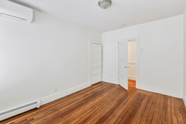 Building Photo - 864 Huntington Ave