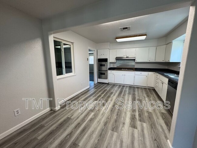 Building Photo - 7733 Mary Lou Way