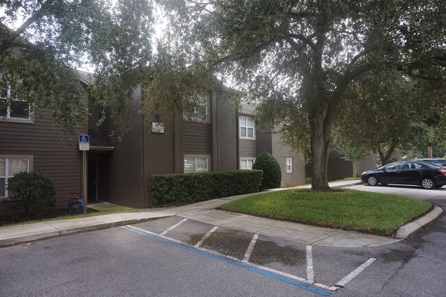 Building Photo - Residences at Sabal Point Spacious 2/2