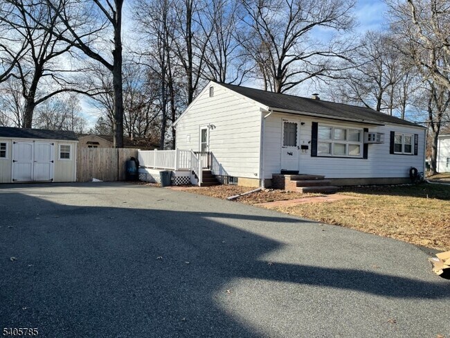 Building Photo - 31 Kingston Rd