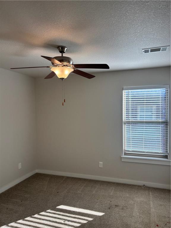 Building Photo - 512 Vee St